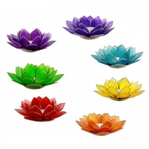 Kaarshouder 'Lotus', Capiz, 13,5 cm, chakrakleuren, zilverrand